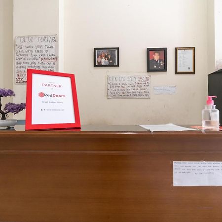 Reddoorz Near Universitas Esa Unggul Bekasi Harapan Indah Buitenkant foto
